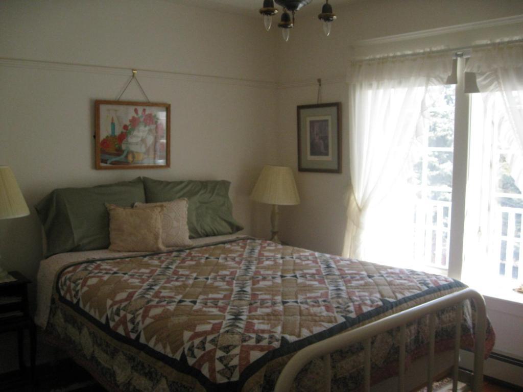 Sproule Heritage Bed & Breakfast 斯特拉斯莫尔 外观 照片