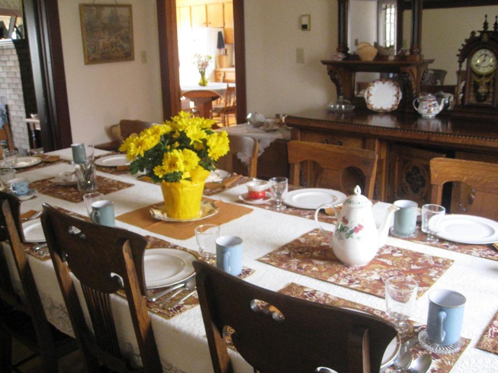 Sproule Heritage Bed & Breakfast 斯特拉斯莫尔 外观 照片